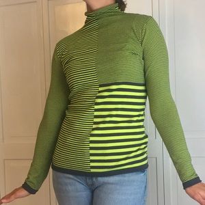 Stripe turtle neck